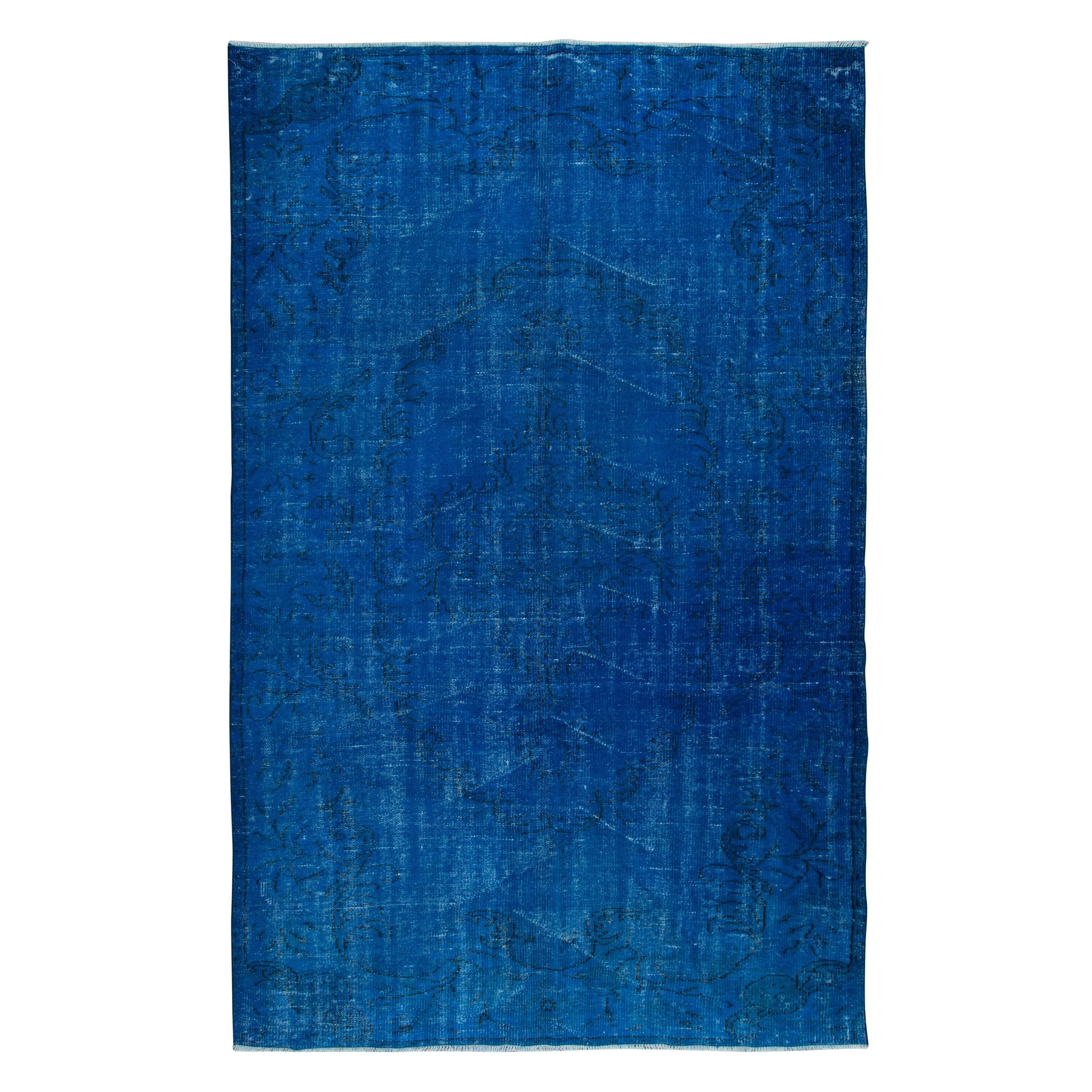 5.7x9.4 Ft Modern Blue area rug, Handwoven and Handknotted in Isparta, Turkey For Sale