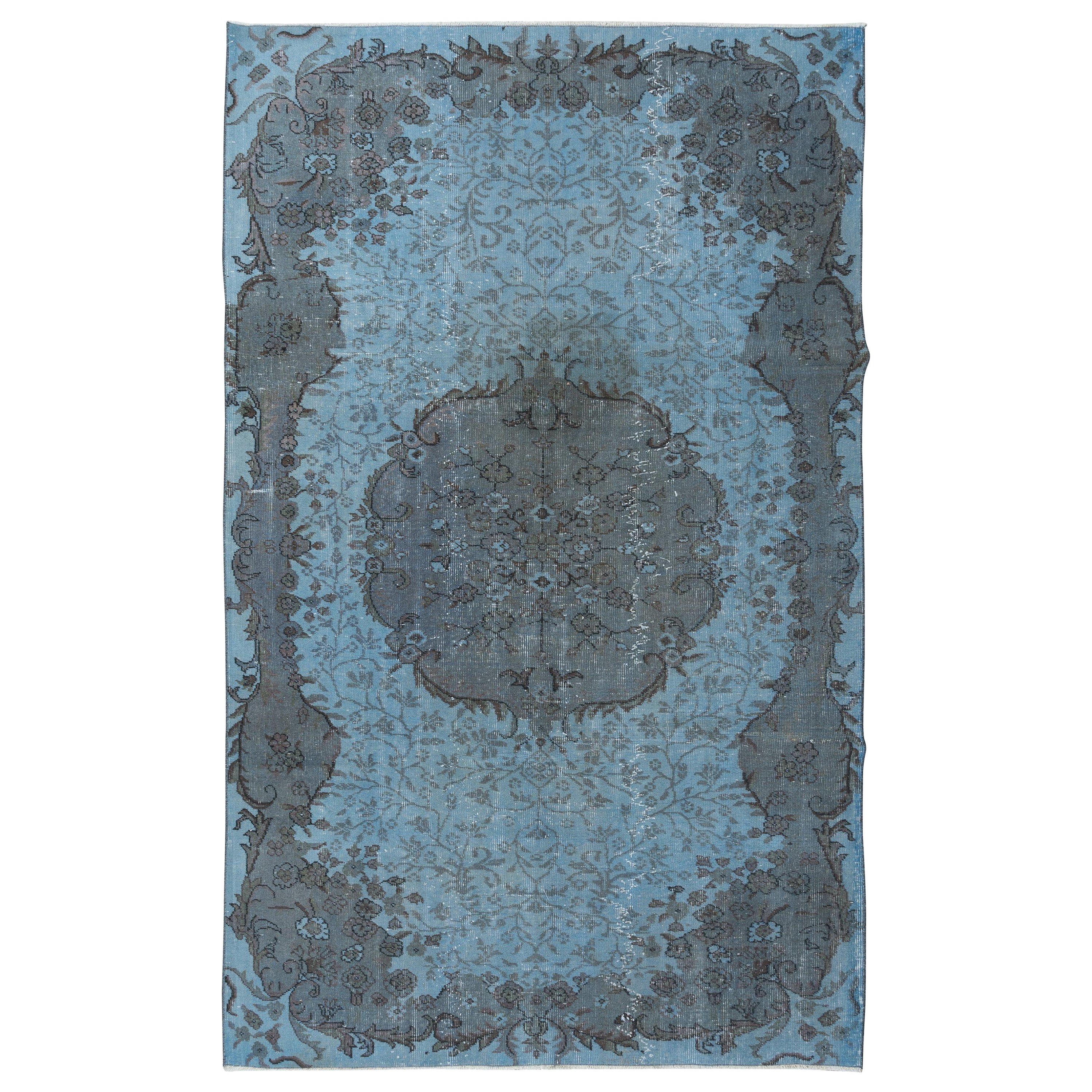 5.5x8.5 Ft Sky Blue Modern Area Rug, tissé et noué à la main à Isparta, Turquie en vente