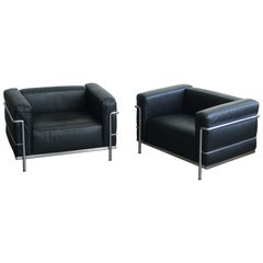 Paire de fauteuils LC3 Grand Modele de Le Corbusier pour Cassina, cuir noir