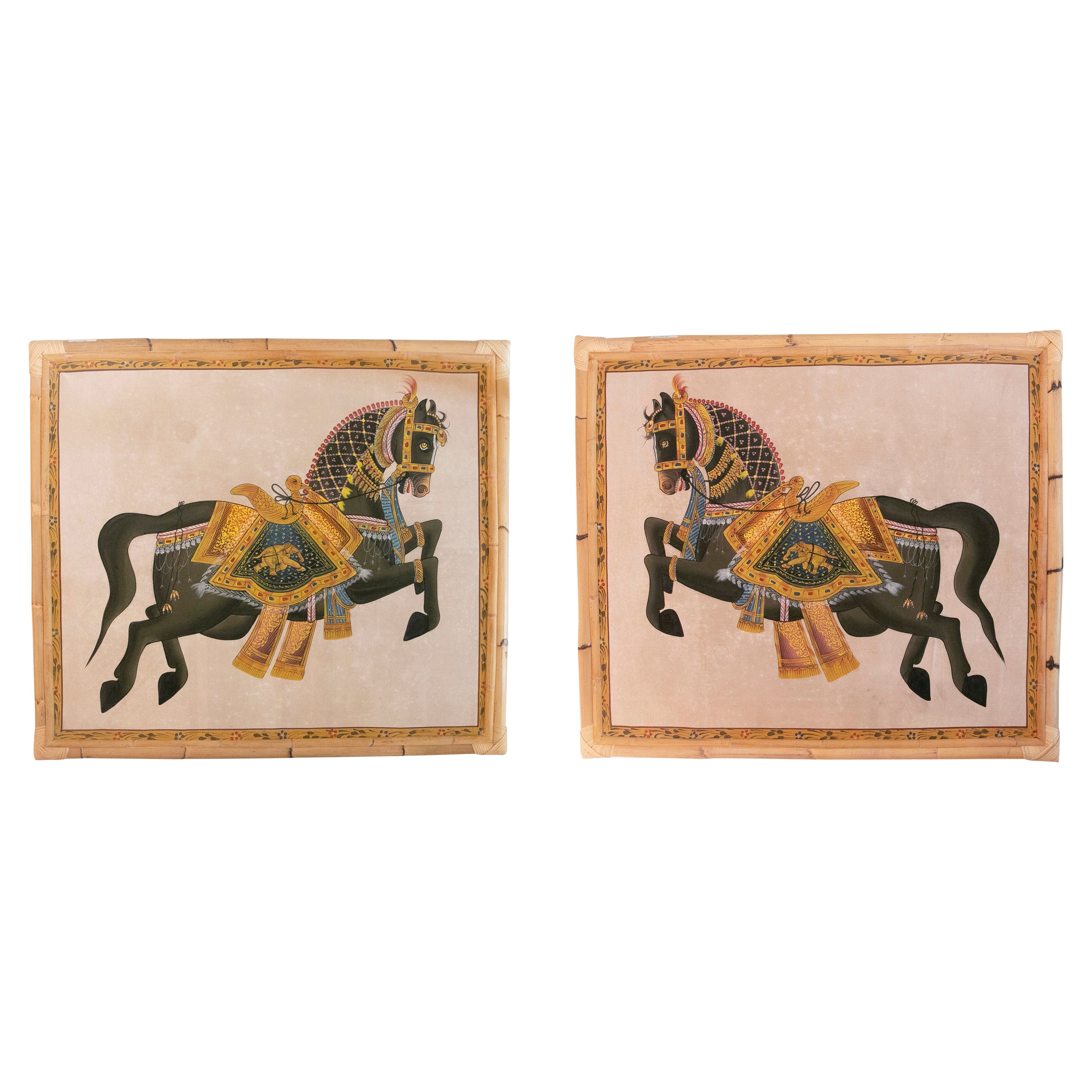 Paire de chevaux peints sur toile et encadrés de bambou, années 1970  en vente