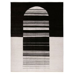 Tapis géométrique abstrait en blanc et noir de Rug & Kilim - La porte du paradis