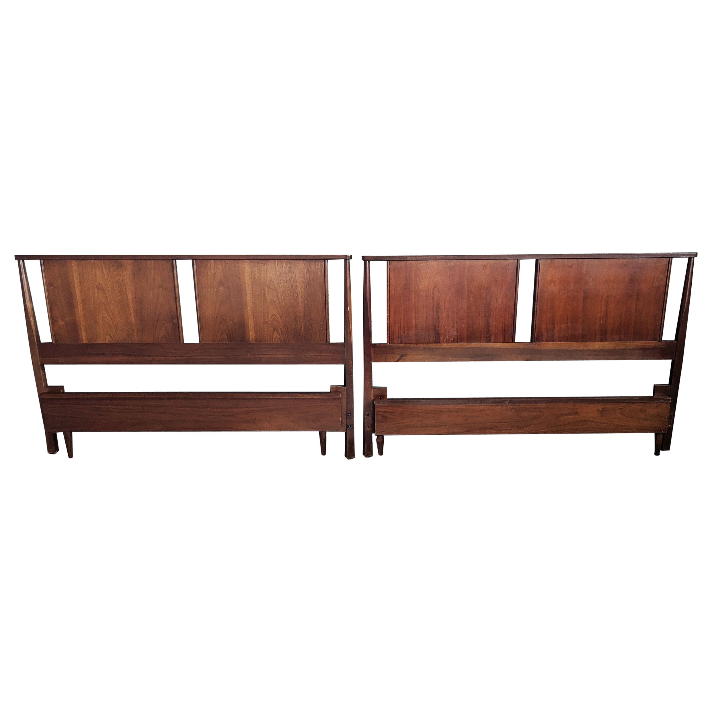 Telaio del letto "matrimoniale" completo del Mid Century degli anni '60 - Testiera + pediera - Due disponibili.