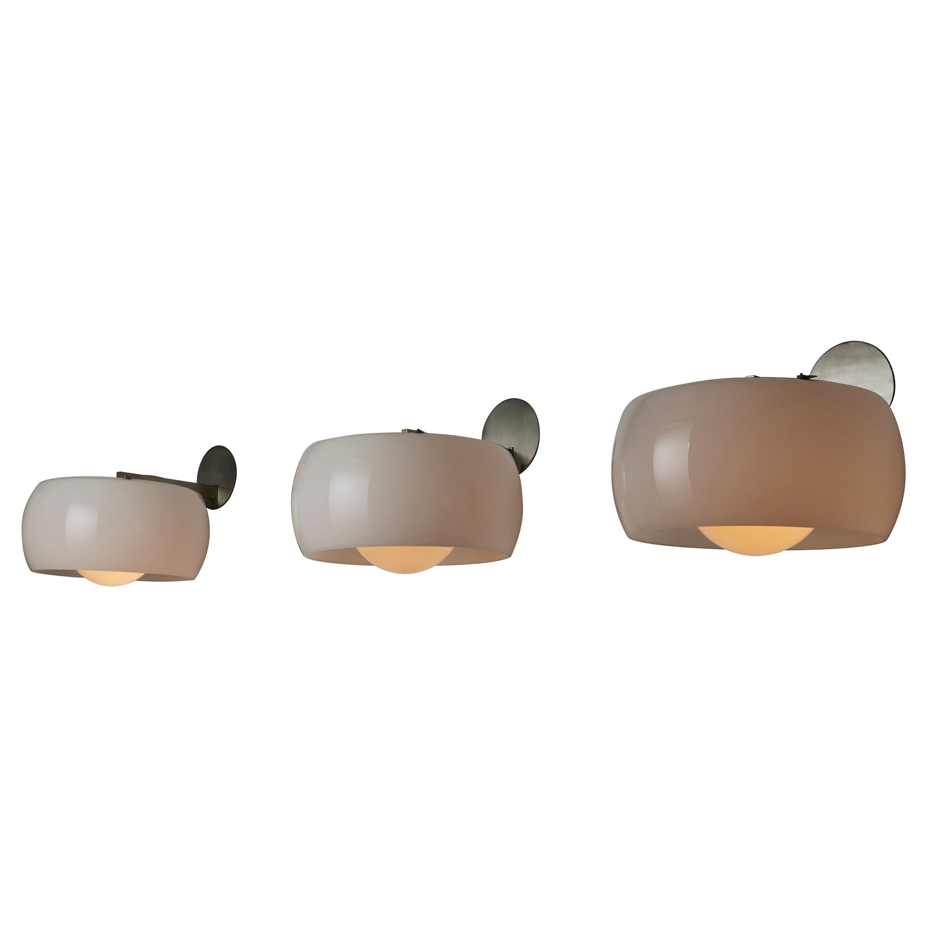 'Clinio' Wall Lights by Vico Magistretti for Artemide For Sale