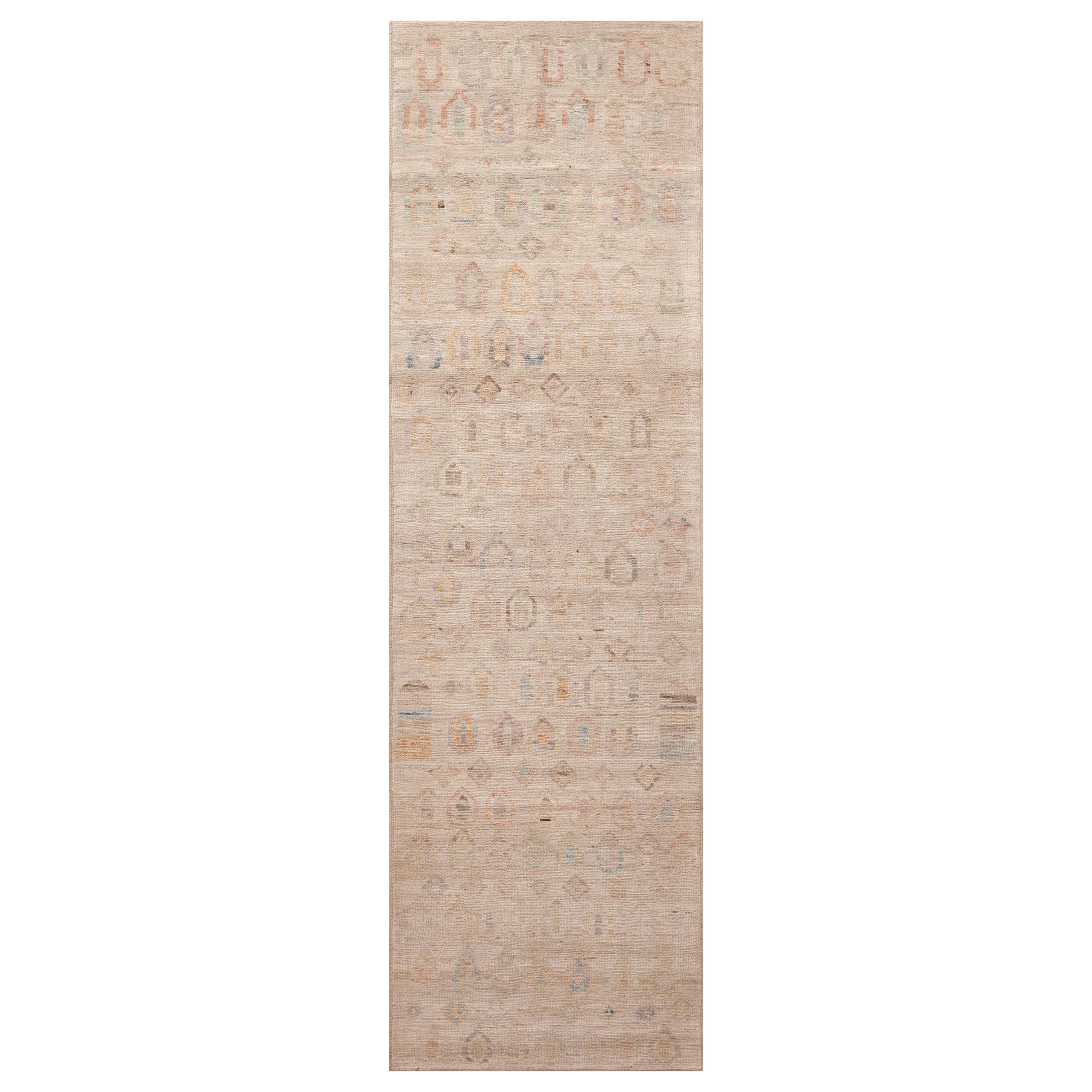 Nazmiyal Kollektion Cremefarbener geometrischer moderner Teppich mit weichem Stammesmotiv 2'10" x 9'6" im Angebot
