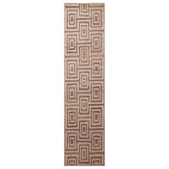 Tapis de couloir géométrique tribal neutre de la collection Nazmiyal, 3'4" x 13'