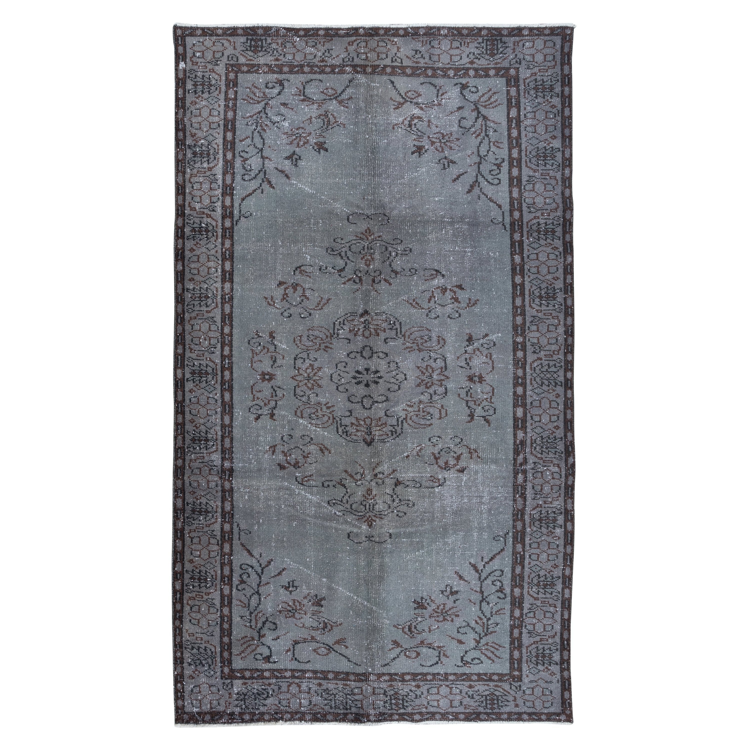 5.6x9.4 Ft Modern Gray Handmade Area Rug, Turkish Carpet with Medallion Design For Sale