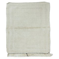 3x3.7 Ft Minimalistischer handgefertigter Anatolischer kleiner Tulu-Teppich aus beigefarbener Wolle, Vintage