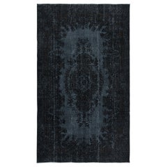 Handgefertigter 5.5x9 Ft Handgefertigter Teppich in Schwarz mit Medaillon, moderner türkischer Teppich