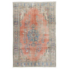 Handgeknüpfter türkischer Vintage-Teppich in Weichrot, Dunkelblau & Beige, 5,5x9 Ft