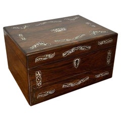 Antike viktorianische Schachtel aus Rosenholz und Perlmutt mit Intarsien in fantastischer Qualität