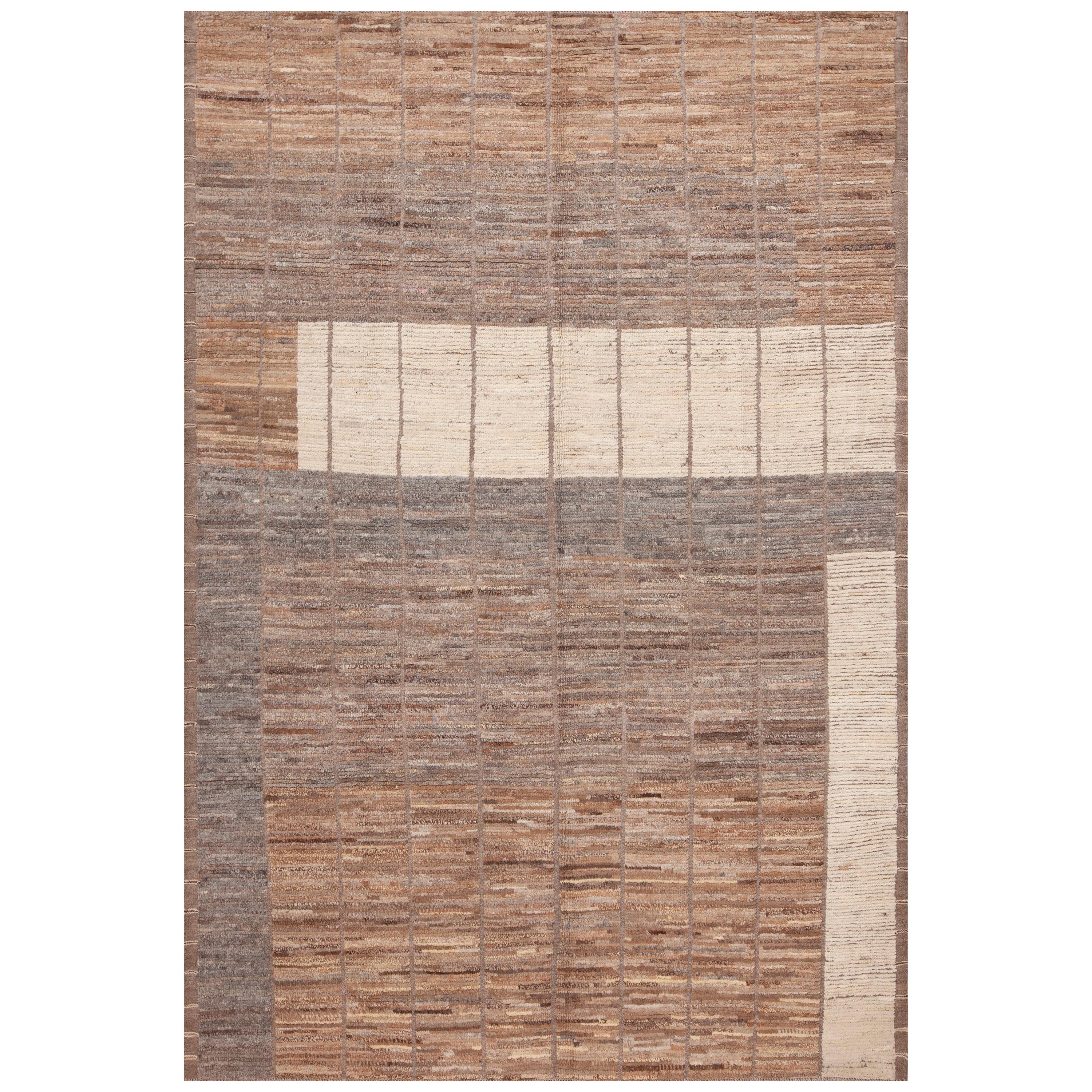 Nazmiyal Collection Neutral Earth Color Modern Contemporary Area Rug 6'2" x 9'1" For Sale