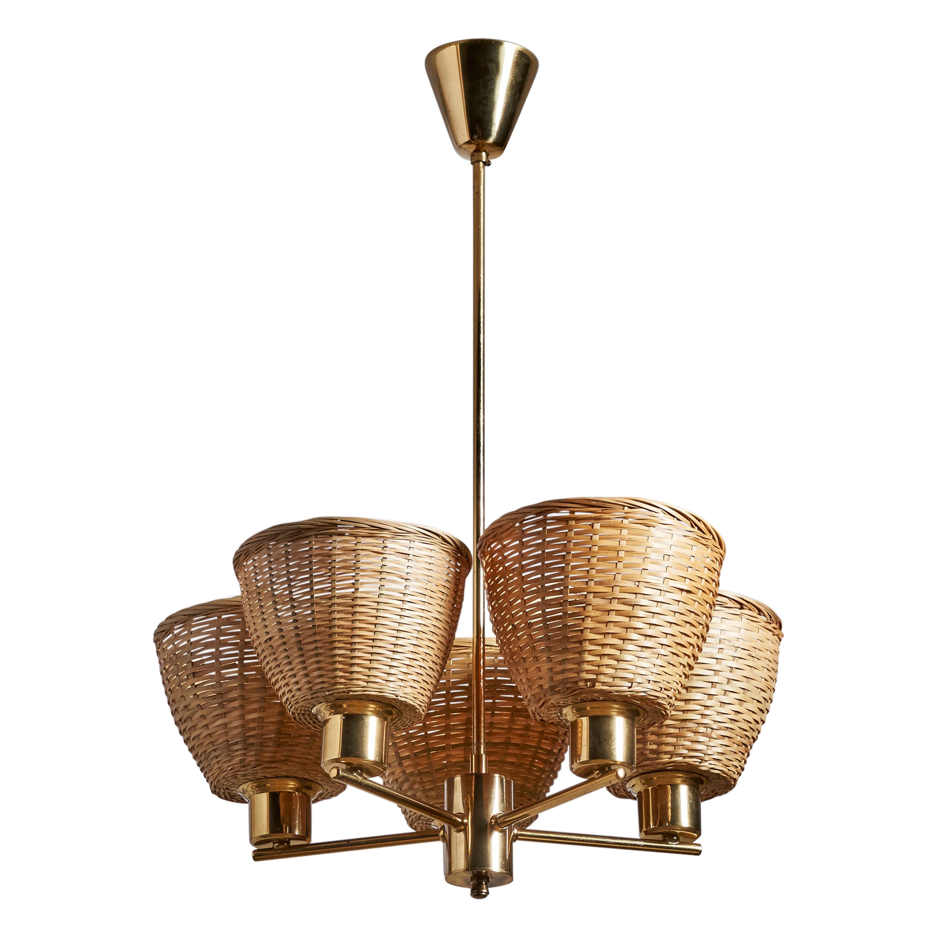 Lustre de designer suédois, en laiton et rotin, Suède, années 1960