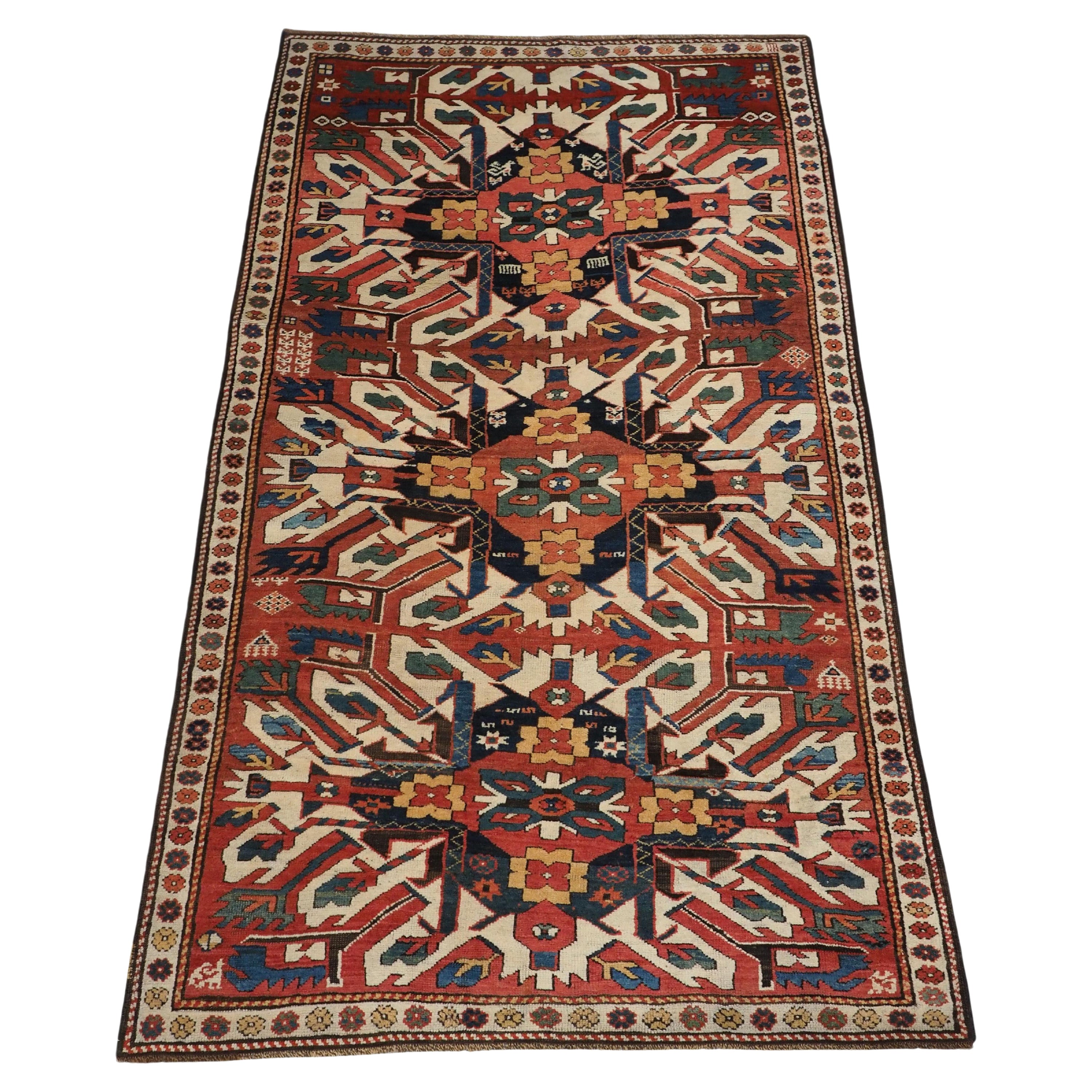 Ancien tapis caucasien Chelaberd Kazak à triple médaillon, vers 1890.