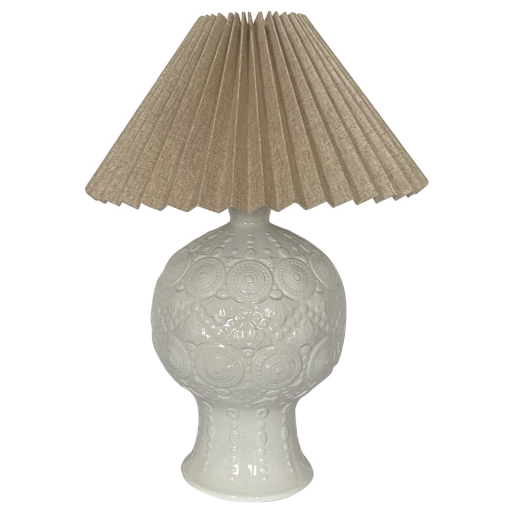 Spanish Hand-Crafted White Glazed Ceramic Table Lamp Textured Relief, 1970s  For Sale