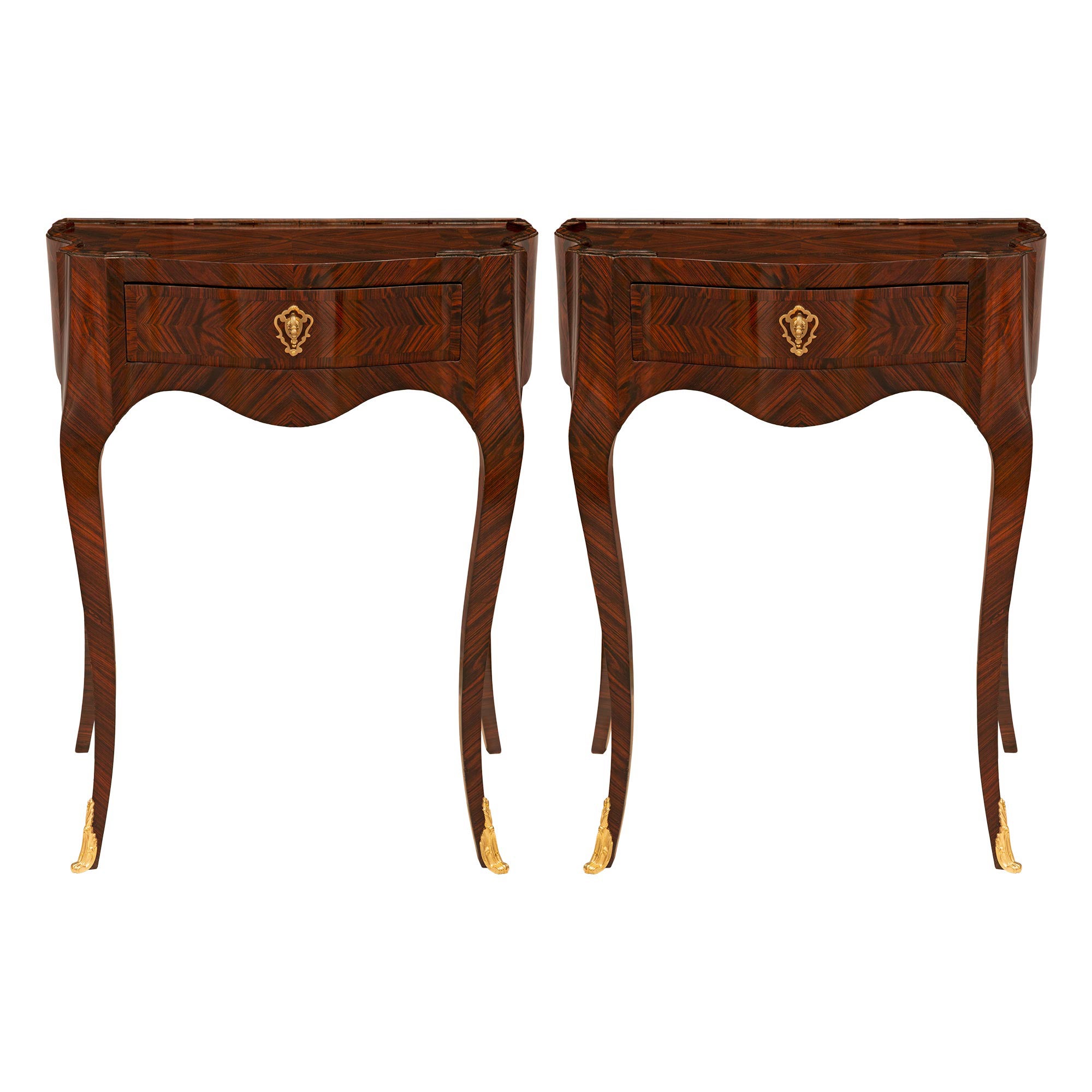 Paire de tables d'appoint italiennes du 19ème siècle en bois de rose et ormolu de Gênes en vente