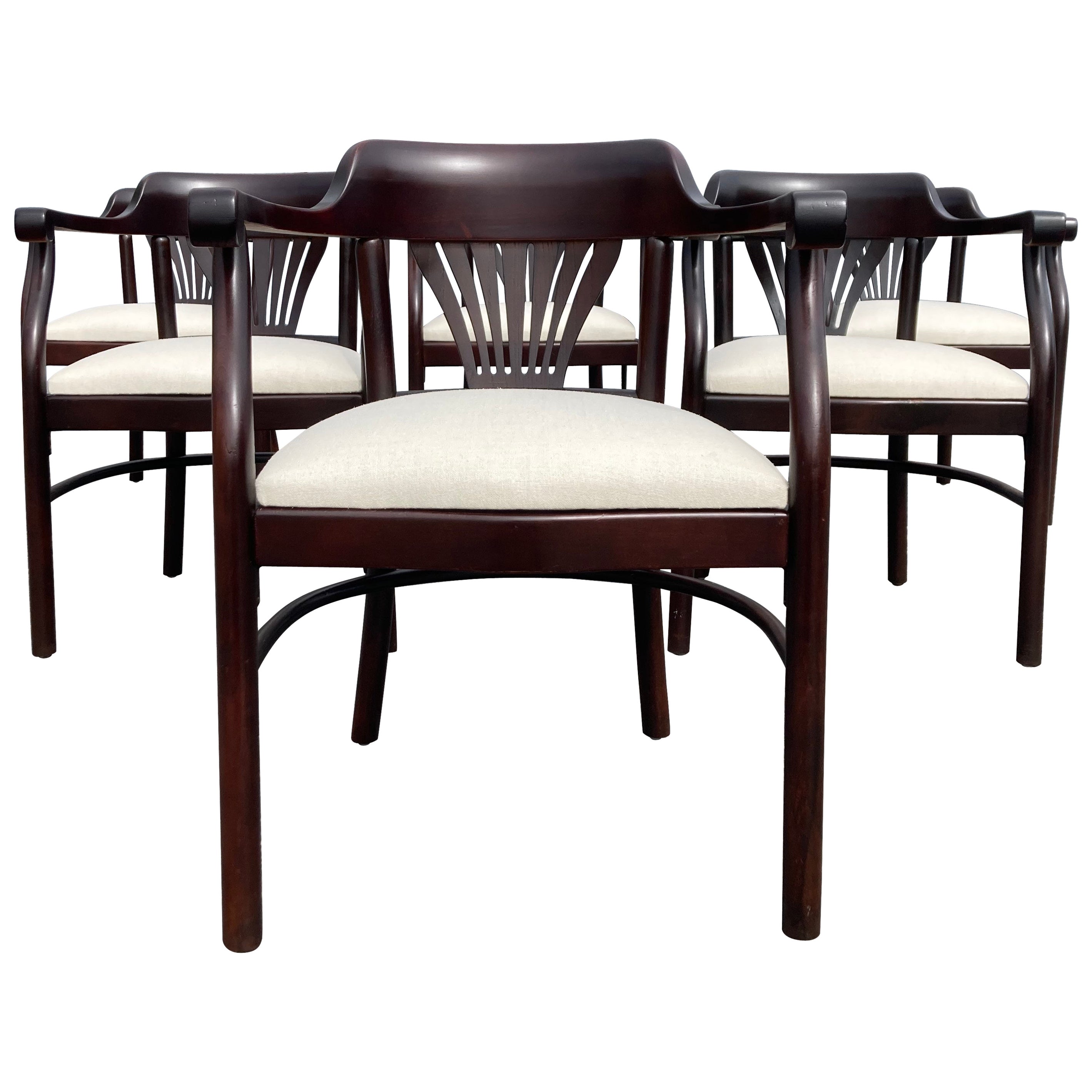 Ensemble de six chaises de salle à manger à accoudoirs en bois courbé en vente