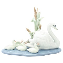 Vintage Lladro Fine Porcelain "Follow Me" Swan Family #5722 Figurine
