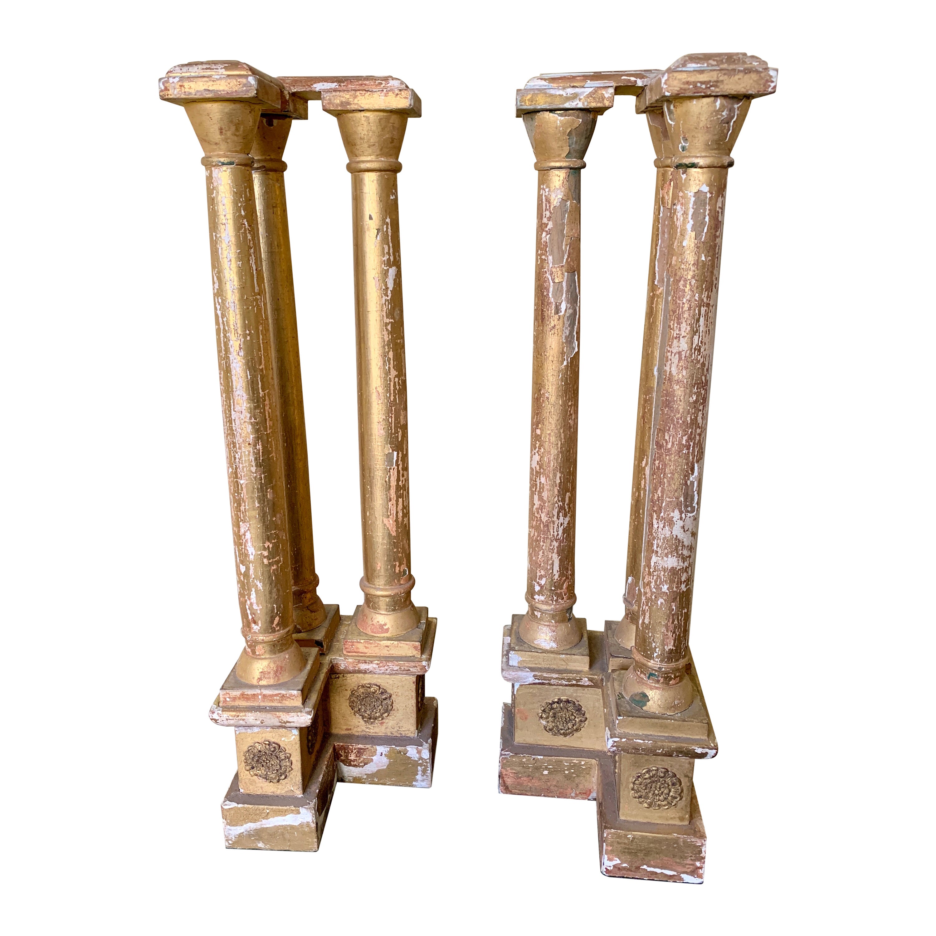 Paire de colonnes architecturales néoclassiques anciennes Grand Tour en bois doré