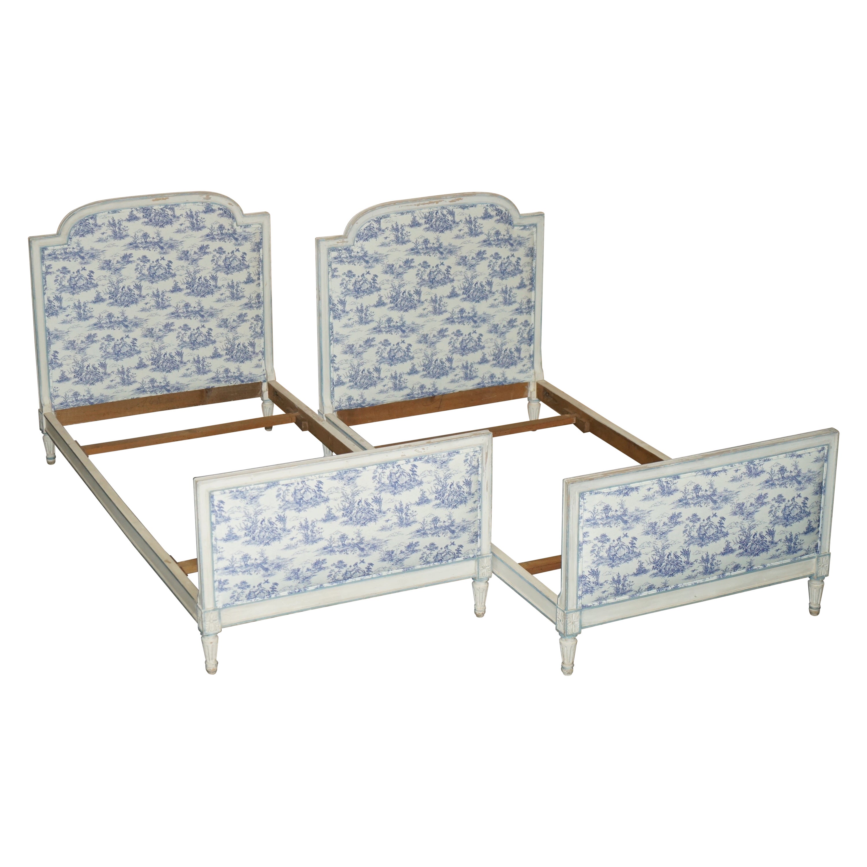 PAIR OF ANTIQUE FRENCH SiNGLE BEDSTEAD FRAMES MIT TOILE DE JOUY UPHOLSTERY