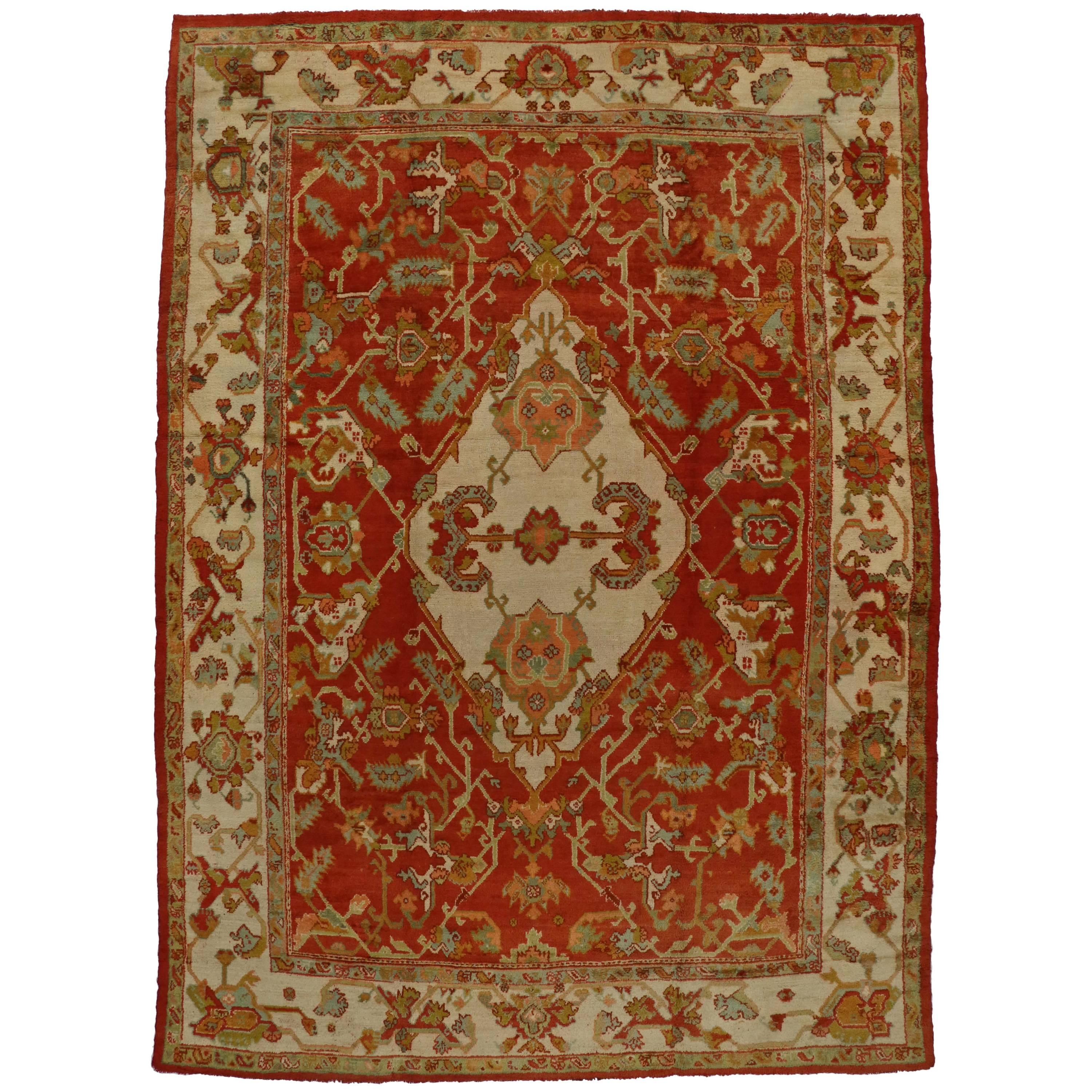 Tapis turc antique d'Oushak au style traditionnel moderne