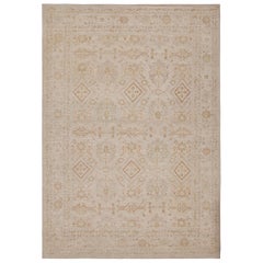Rug & Kilim's Oushak Style Rug in Gray and Beige With All Over Geometric Pattern (Tapis de style Oushak en gris et beige avec motif géométrique)