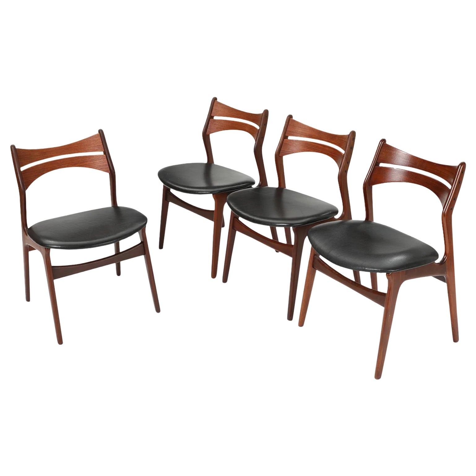 Ensemble de quatre chaises de salle à manger Erik Buch modèle 310 en teck