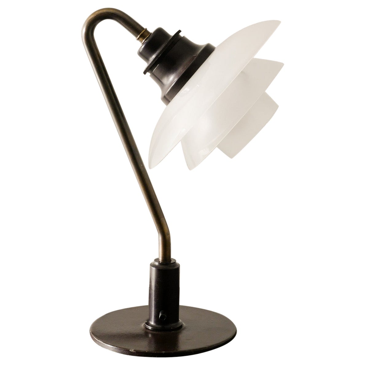 Poul Henningsen "PH 2/2" Vintergækken Table Desk Lamp in Brass and Glass, 1930s For Sale