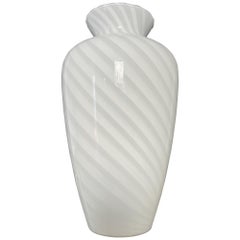 Vase en verre de Murano attribué à Venini et datant du milieu du siècle dernier, 1970