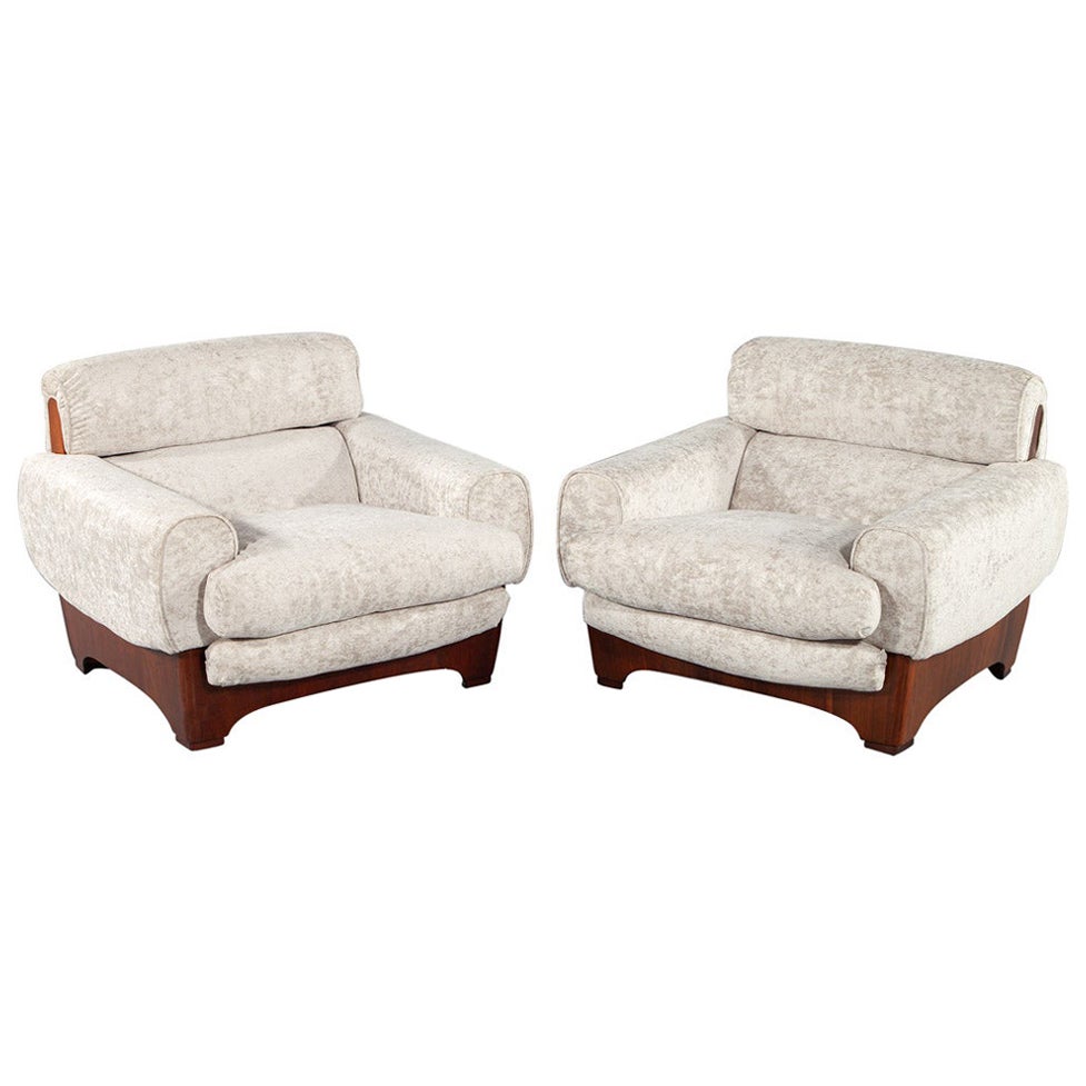 Pair of Modern Italian Lounge Chairs, Italy Circa 1970’s For Sale