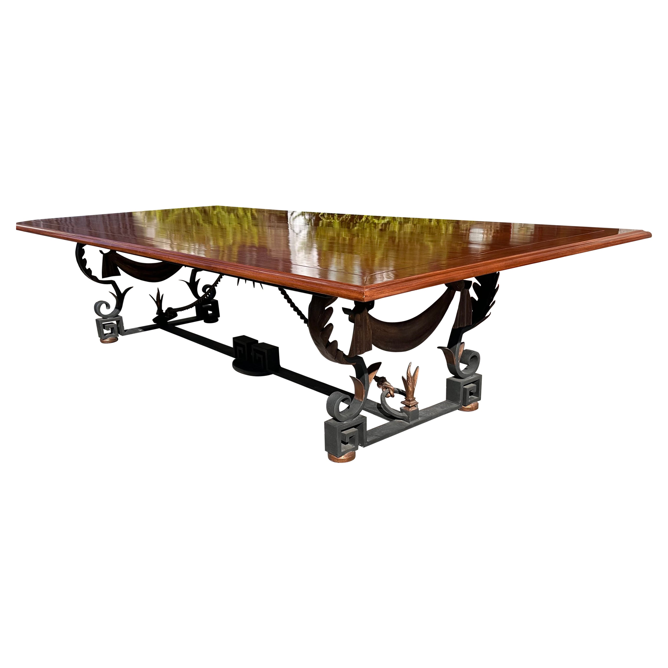Énorme table de salle à manger 10' en acajou, fer forgé et métal doré de Formations Furniture en vente