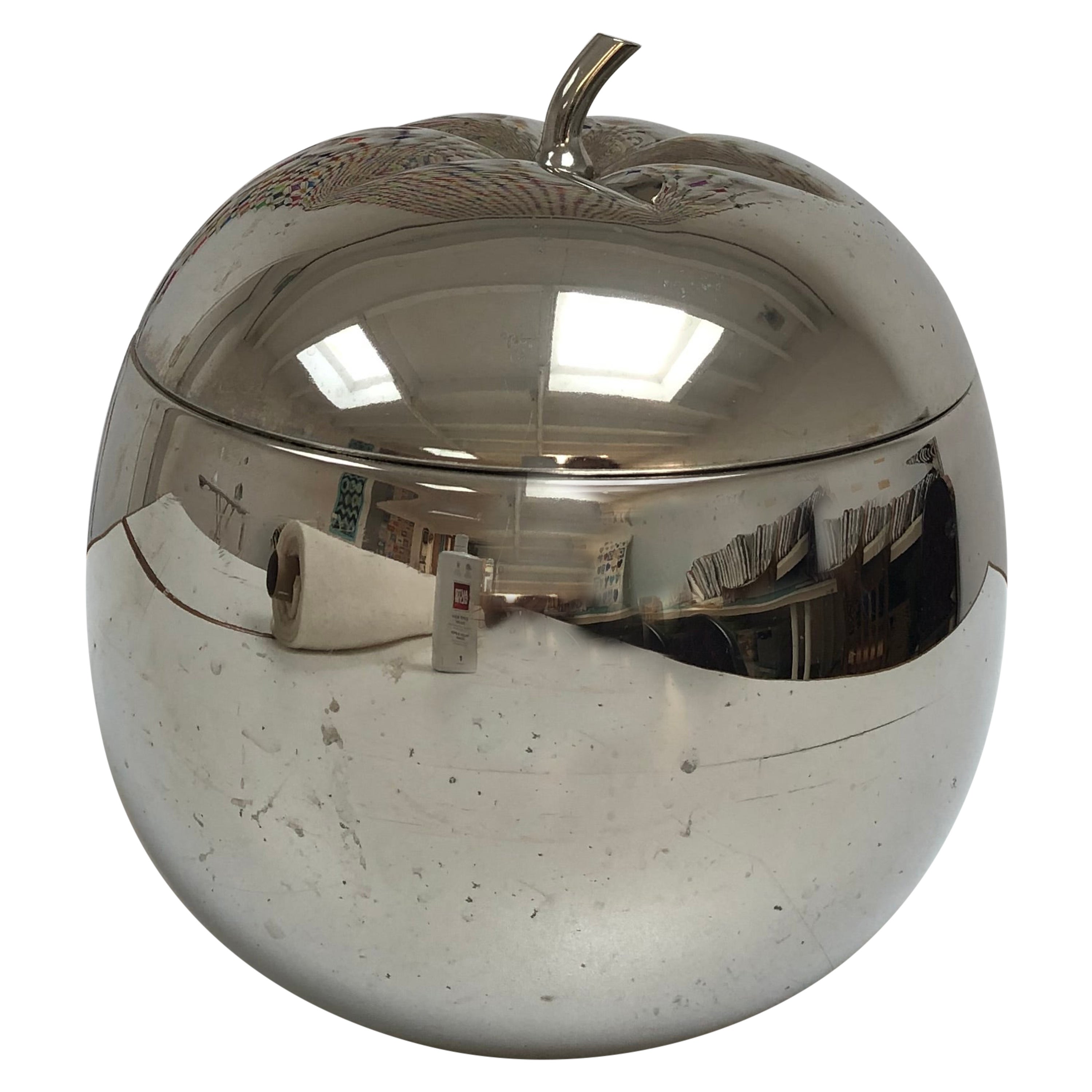 Ice bucket in the shape of an apple, 1960 For Sale