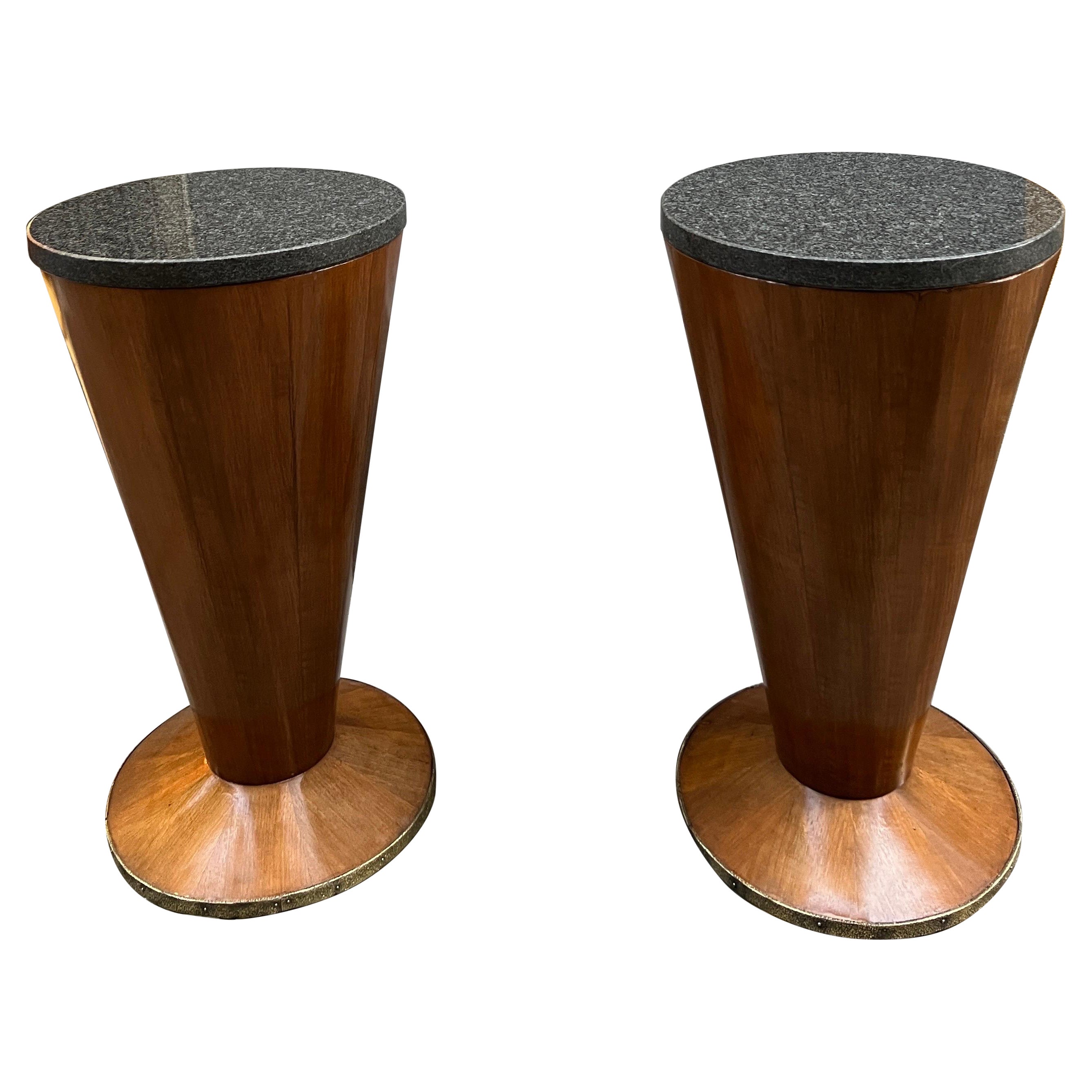 Pair of Art Deco Conical Cherry Wood Side Tables with Marble Top 1940s In Good Condition For Sale In Florence, IT