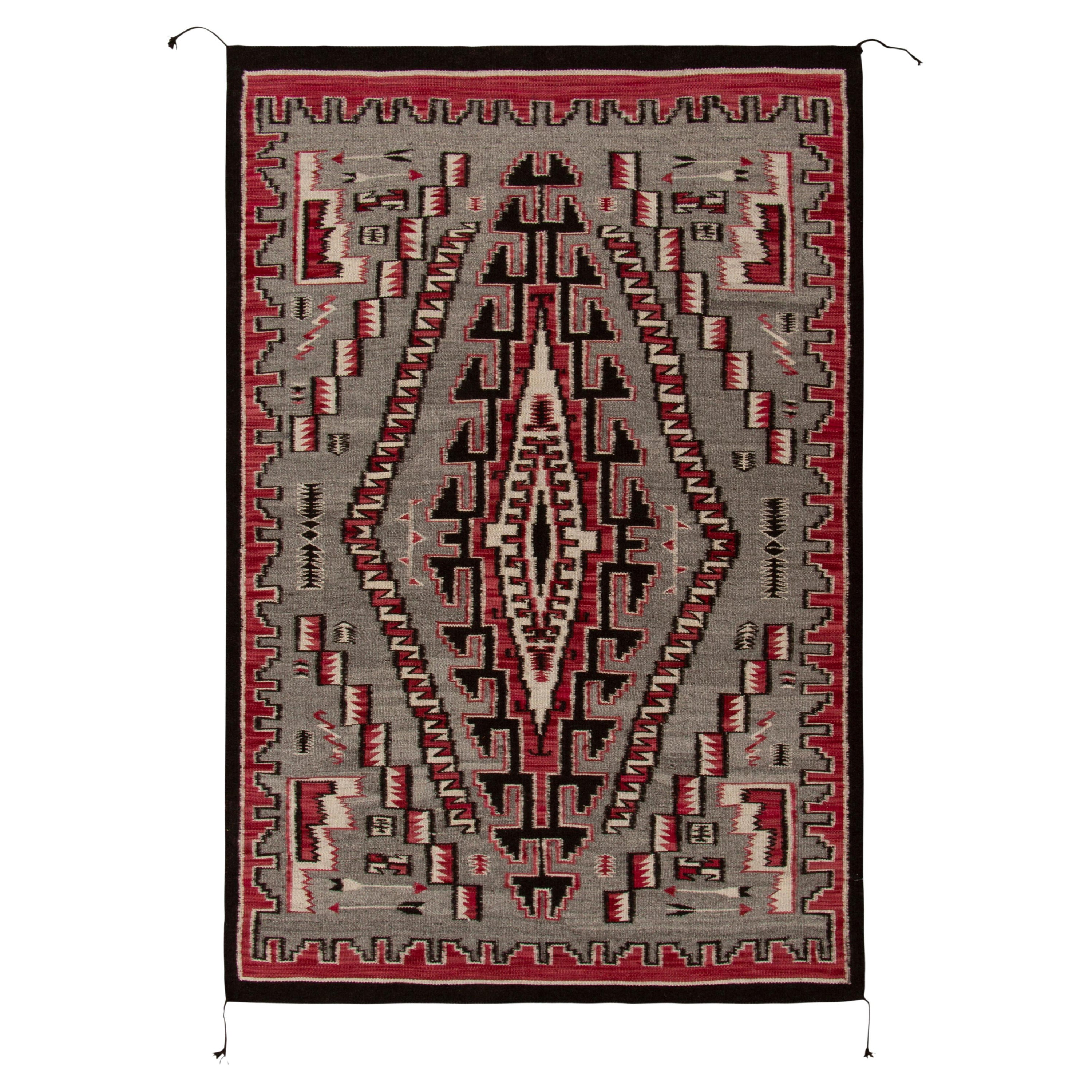 Rug & Kilim's Navajo Tribal Kilim Style Rug in Red Gray, Black Geometric Pattern (tapis à motifs géométriques rouges, gris et noirs) en vente