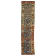 1980 Antique Blue Bidjar Handmade Floral Wool Runner with Allover Design (Chemin de table en laine à motifs floraux fait à la main)