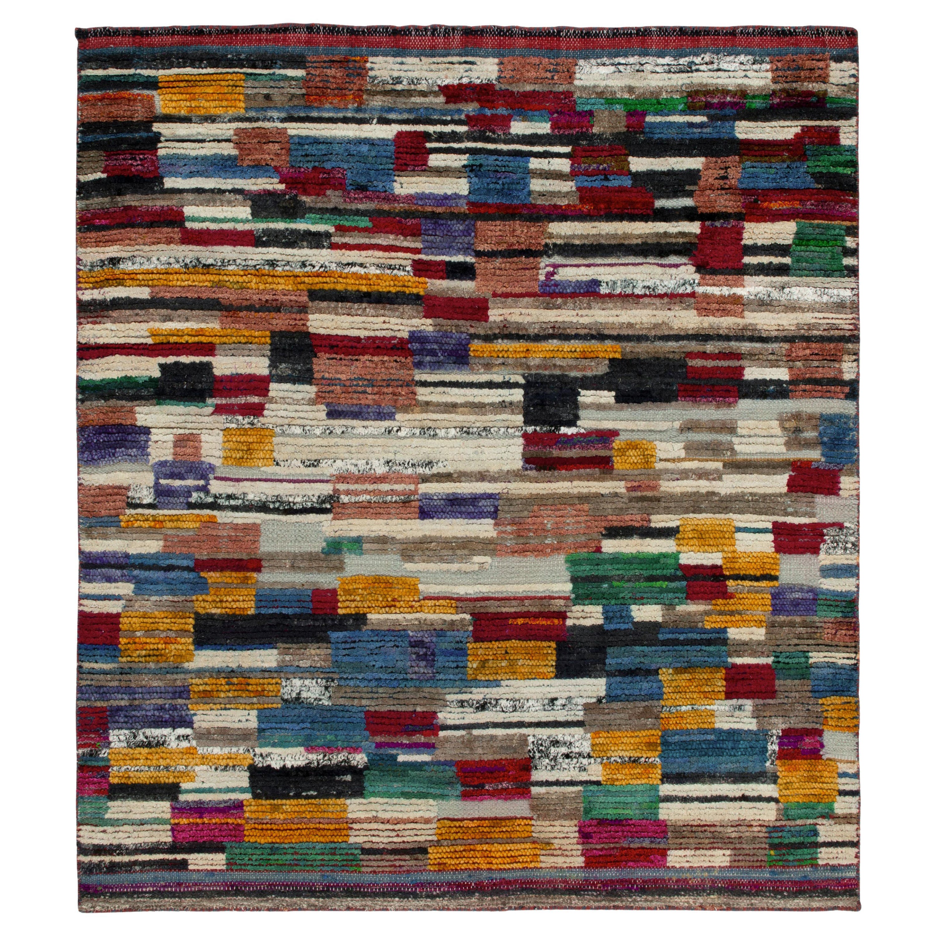 Marokkanischer Teppich von Rug & Kilim mit buntem, geometrischem Hoch-Tief-Muster im Angebot