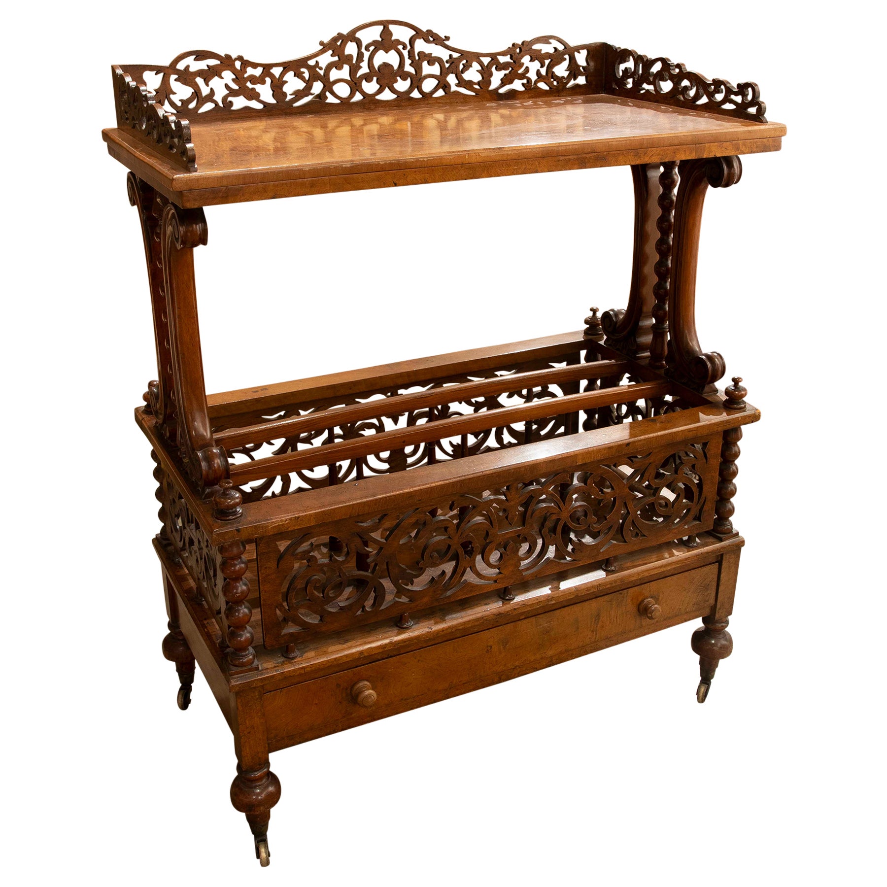 Mahogany wooden bar cabinet with high quality fretwork  For Sale