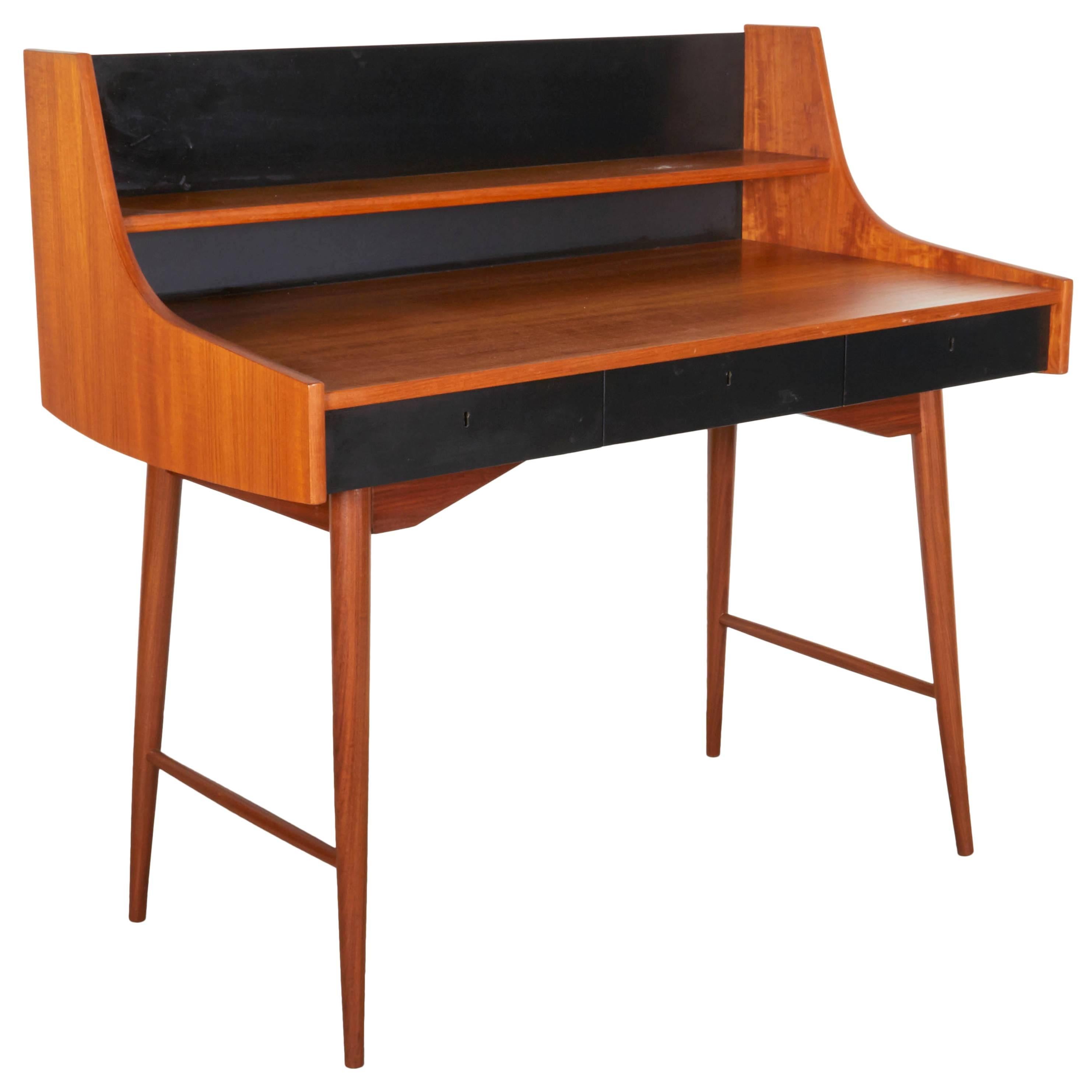 Ola Desk by John Texmon