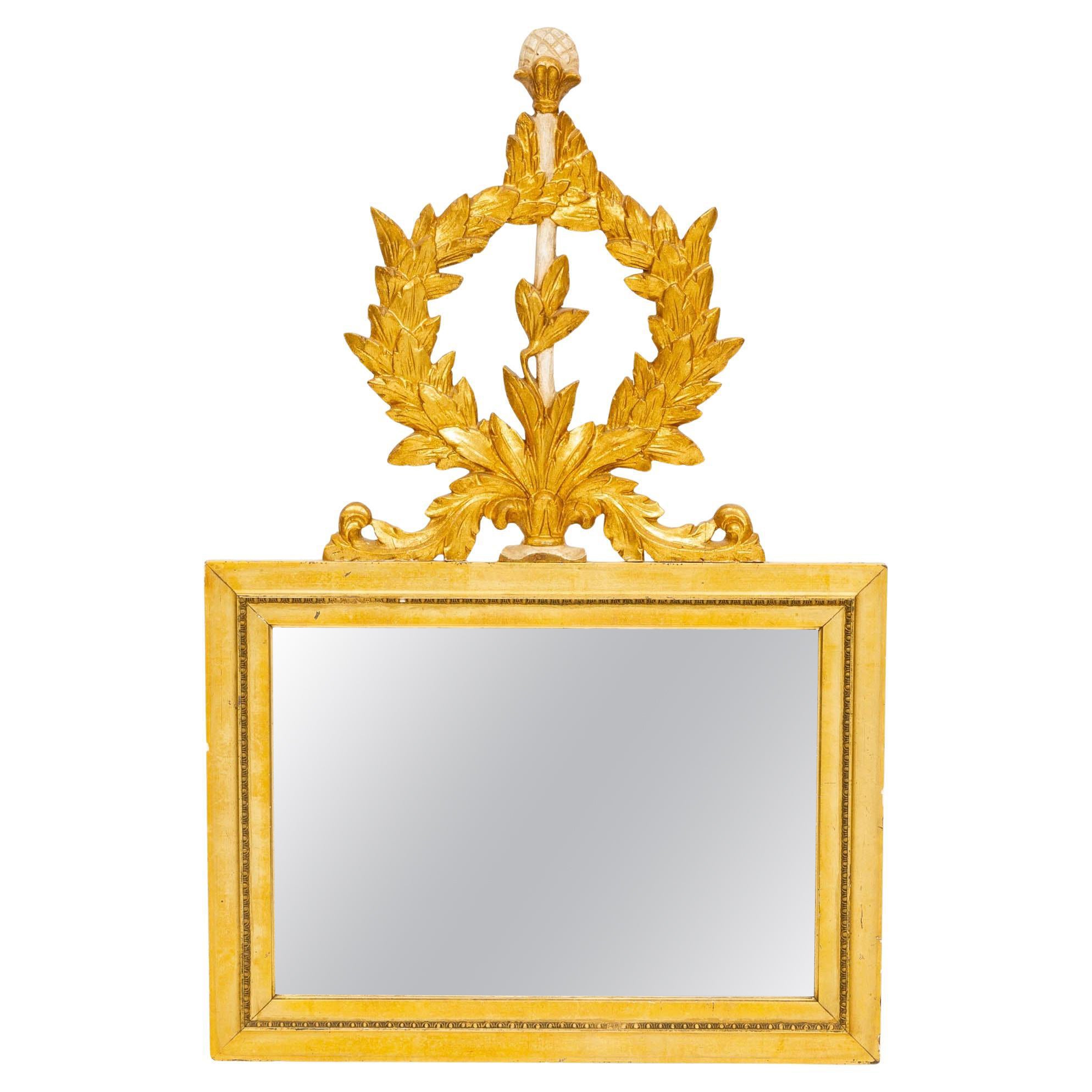 Miroir mural italien avec cadre en bois doré peint à la main de style Louis XVI en vente