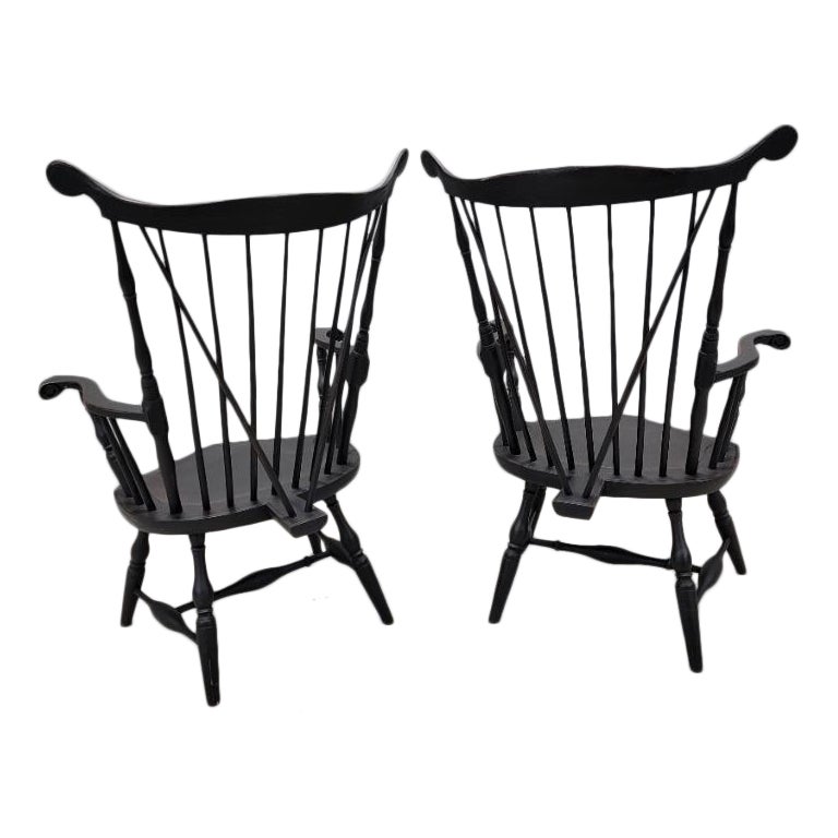 Vintage Brace Comb Back Windsor Chair - Pair For Sale