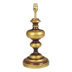 Antike italienische polychrom vergoldete und geschnitzte Holz-Tischlampe aus dem 19. Jahrhundert
