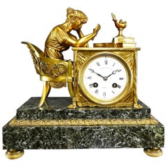Reloj de chimenea francés de ormolu y mármol verde, Maple & Co., París
