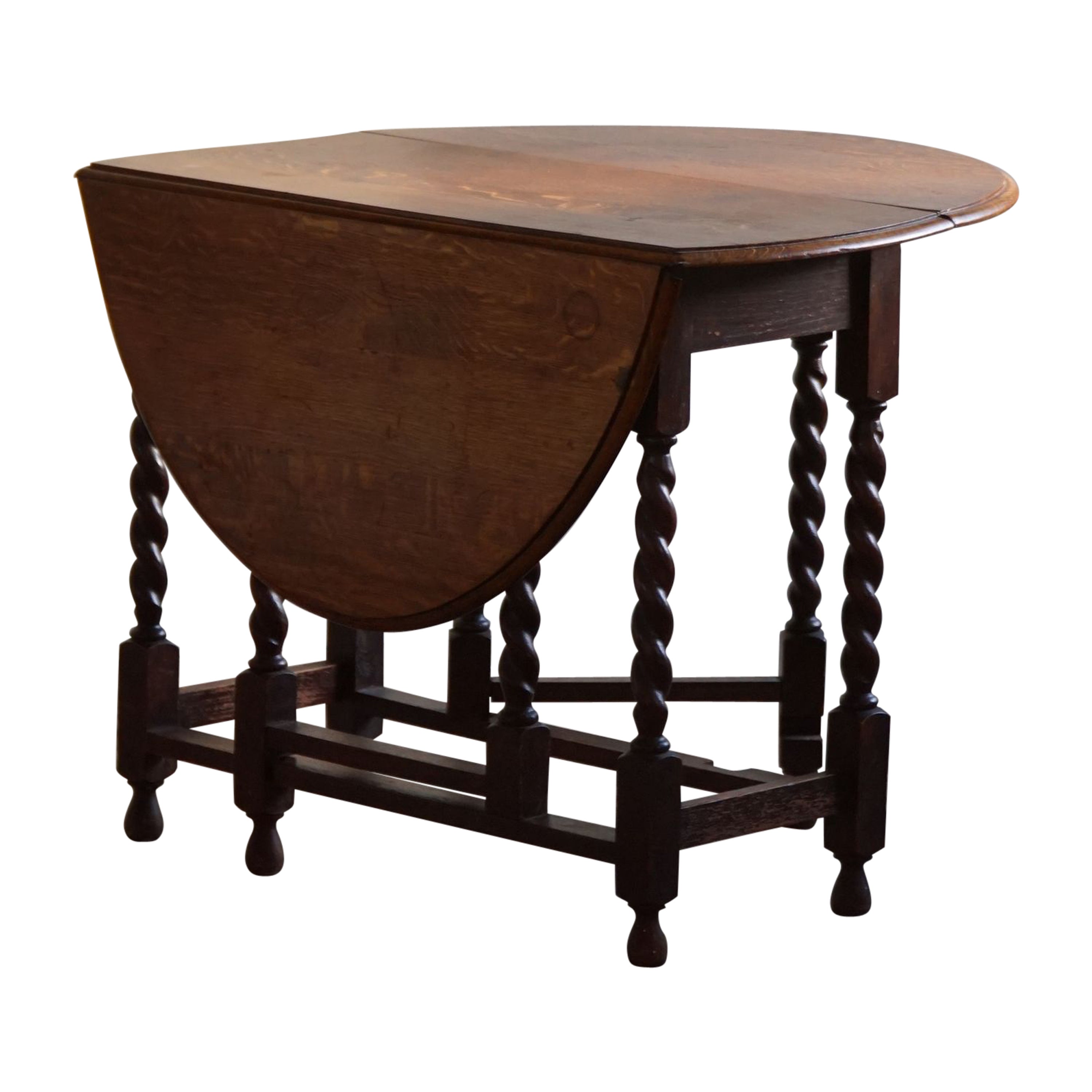 Antique English Edwardian Drop Leaf Gate Leg Table in Oak, Late 19th Century For Sale