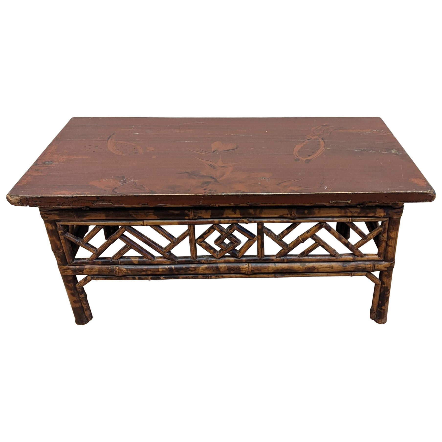 Antiker niedriger Tisch aus Bambus im Angebot