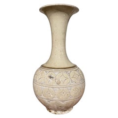 Vase décoratif en céramique à motifs crème, Chine, Contemporary 