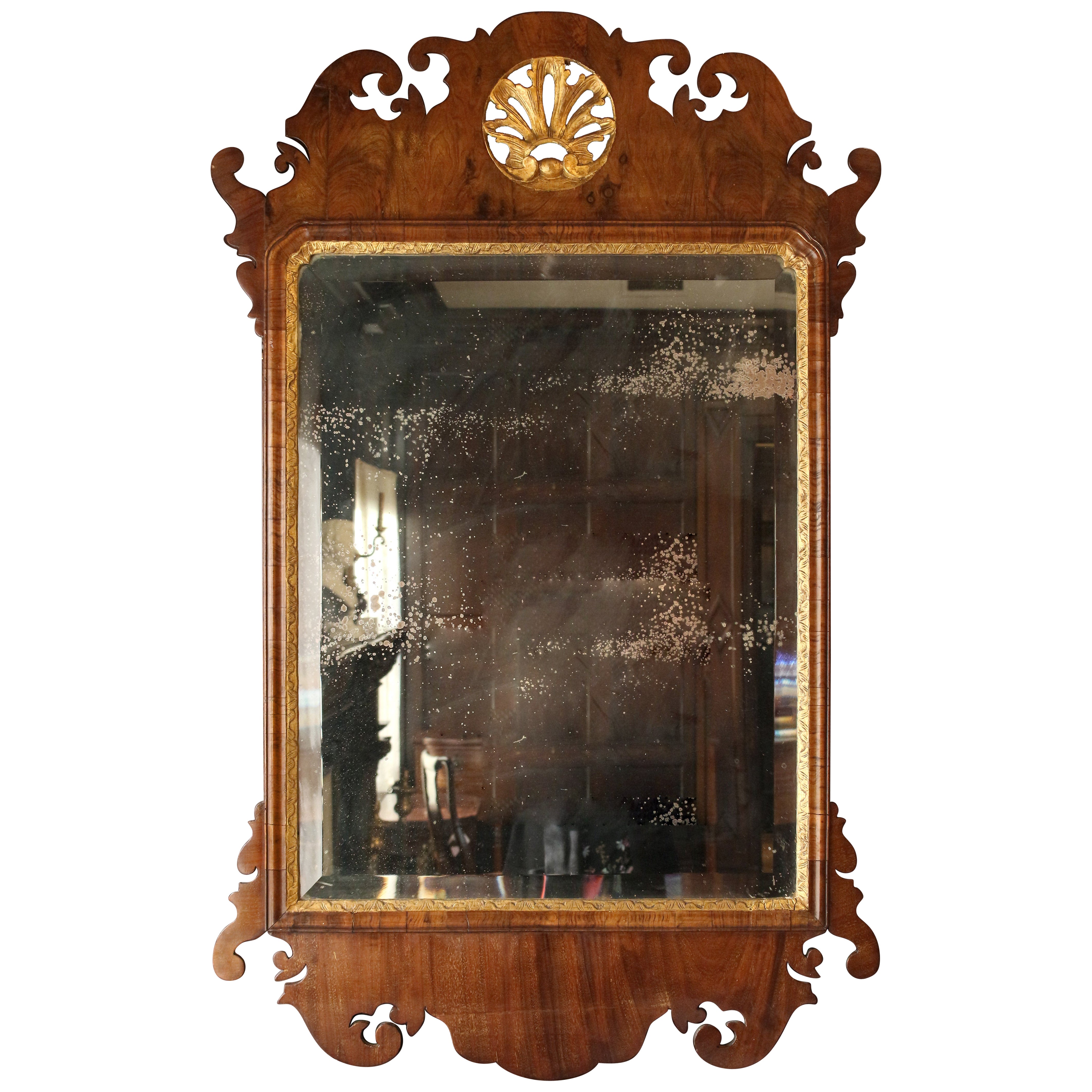 Miroir anglais du milieu du XVIIIe siècle de la période George II - George III en vente