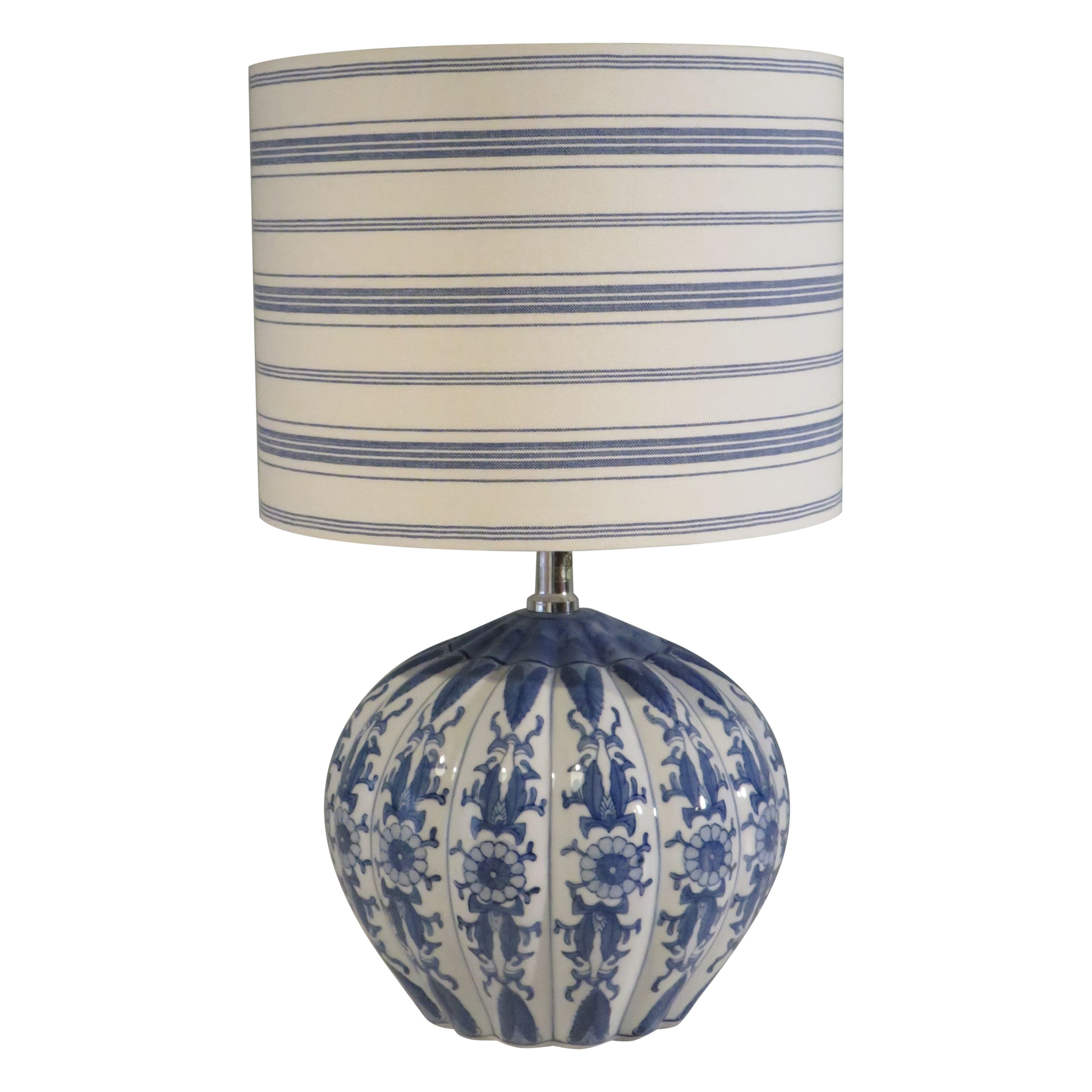 Mid century ceramic table lamp with custom-made lampshade. For Sale