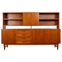 Schwedisches Teakholz-Sideboard und -Anrichte aus der Jahrhundertmitte