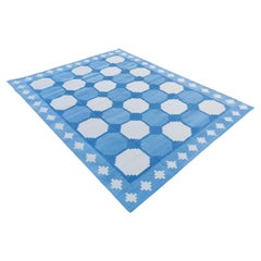 Handgefertigter Flachgewebe-Teppich aus Baumwolle, 9x12, blaues und weißes Kachelmuster, indisch Dhurrie