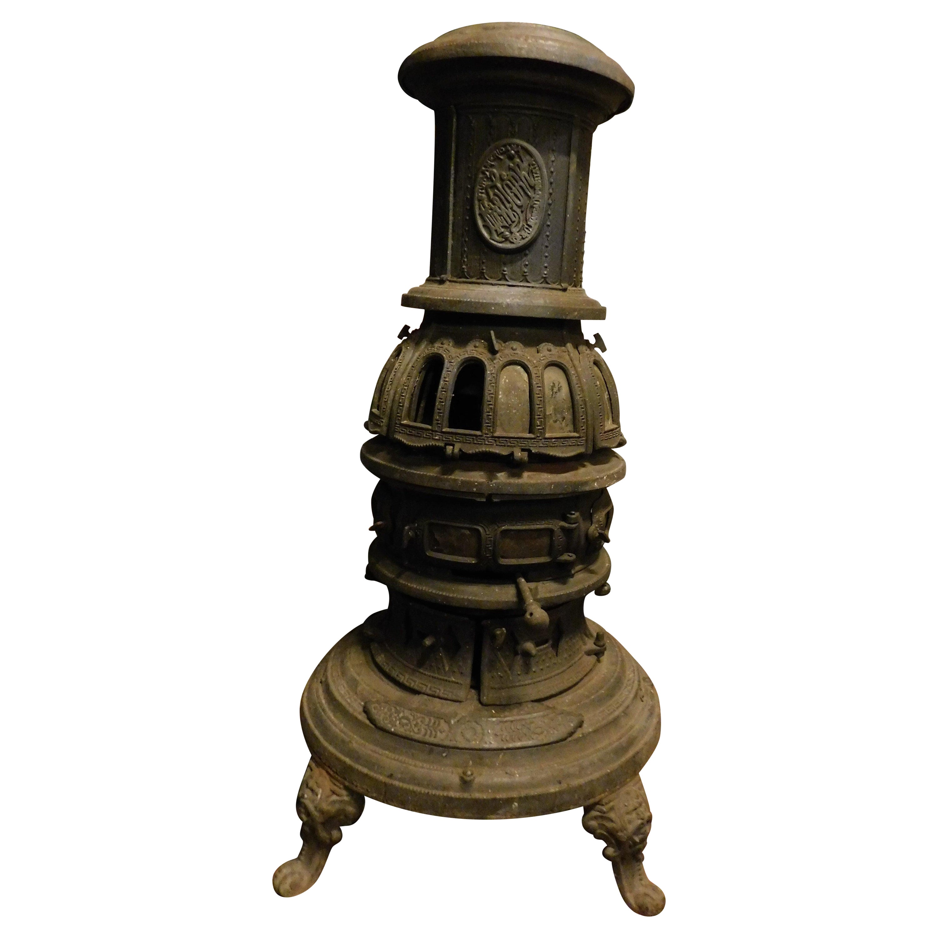 Old Cast iron stove for wood, L'Americana New York model, Italy For Sale