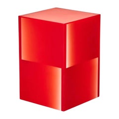 Table d'appoint/tabouret rouge Two Way Shift Box en résine par Facture, REP par Tuleste Factory